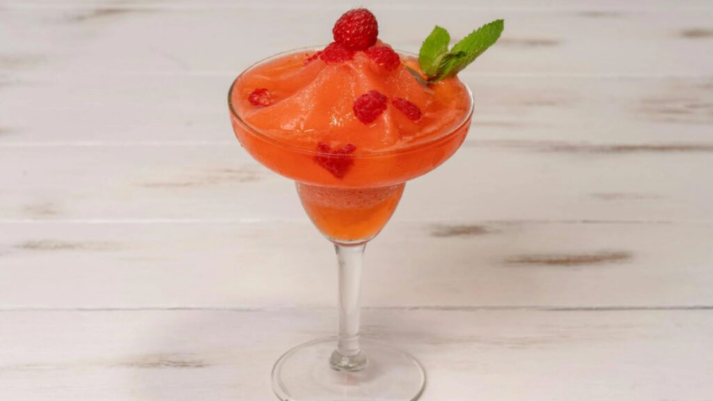 How to Make Strawberry Daiquiri
